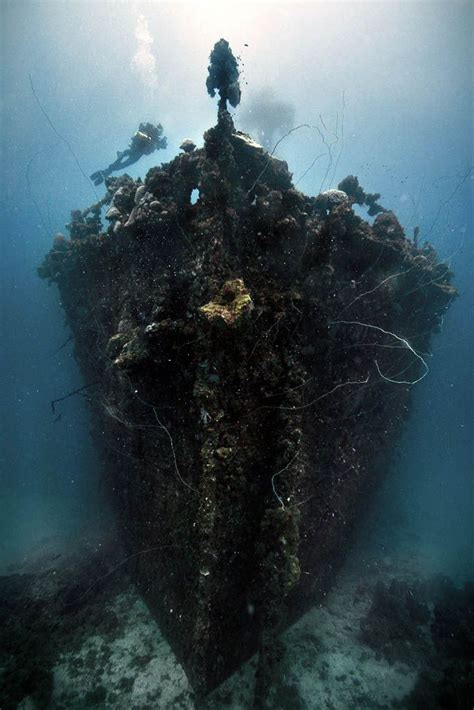 25 Haunting Shipwrecks Around The World Shipwreck Ghost Ship