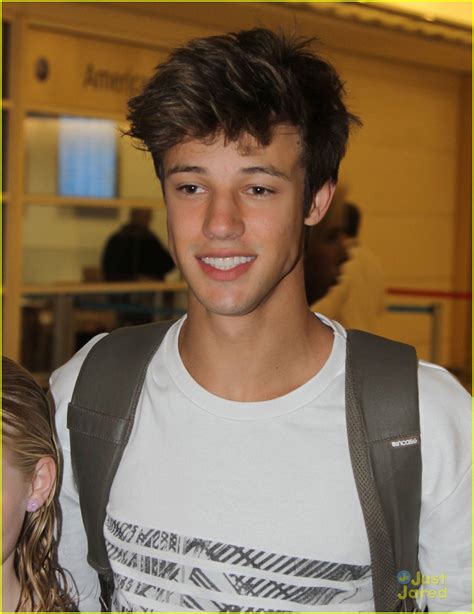 3 409 416 tykkäystä · 1 772 puhuu tästä. Cameron Dallas Wears Bow Tie For White House ...