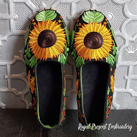 Sunflowers Espadrilles Machine Embroidery Pattern 4 Sizes Royal