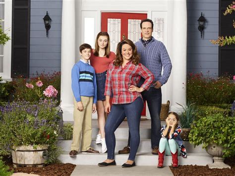 American Dream Katy Mixon Headlines Her First Show Television