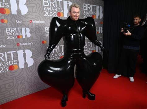 Brit Awards Sam Smiths Latex Outfit Celebrates Their Natural Form