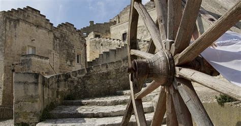 Ponte Di Ognissanti Alberghi Pieni Solo A Matera