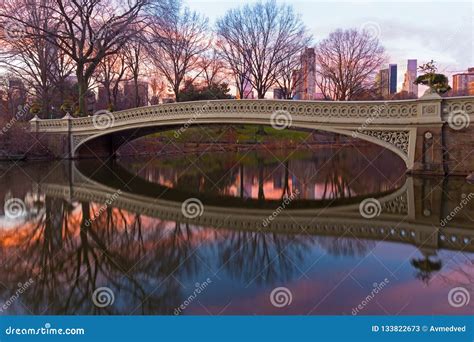 Bow Bridge At Sunrise In Central Park New York Stock Image Image Of
