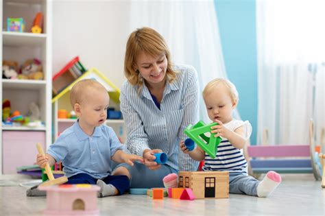 Lassistante Maternelle Une Nounou De Référence