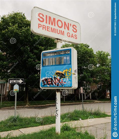 Simons Premium Gas Sign In Burlington Vermont Editorial Image Image