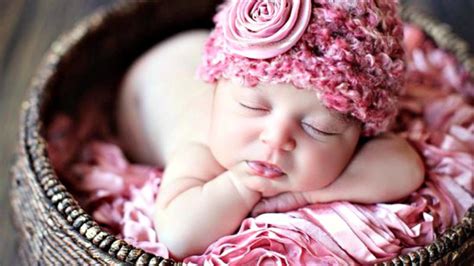 Get Cute Baby Wallpaper Pics