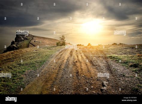 Stony Road In Mountains Sunset Hi Res Stock Photography And Images Alamy