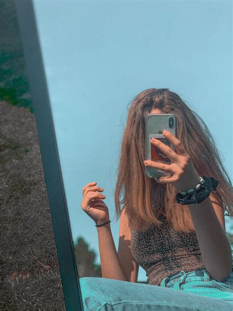 Outdoor Mirror Challenge ☆ In 2020 Outdoor Mirror Selfie Poses Instagram Girl Photography Poses