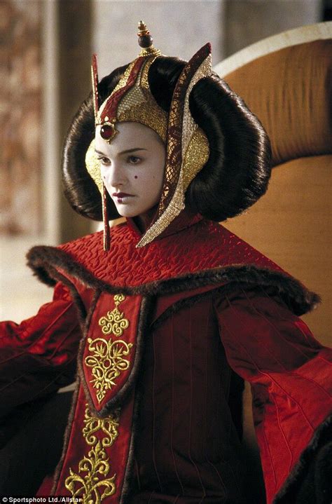 Natalie Portman as Queen Padme Amidala アミダラ女王 アミダラ スターウォーズ衣装