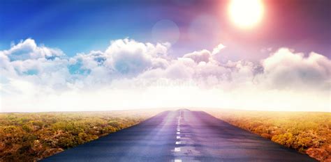 Idyllic View Of Sun Over Cloudscape During Sunny Day Stock Image