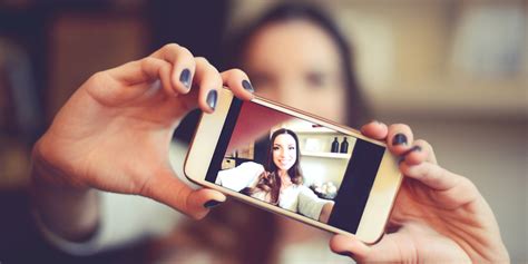 How Selfies Are Lowering Your Self Esteem Mindfood