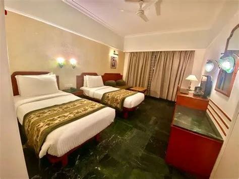 Breakfast Sparrow Rooms 3 Shirdi Rs 5000room Renest Shirdi Resort
