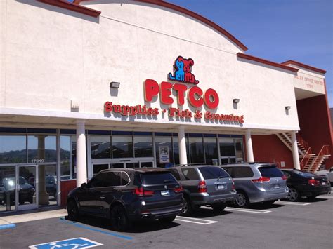Petco 62 Photos And 97 Reviews Pet Stores 17919 Ventura Blvd