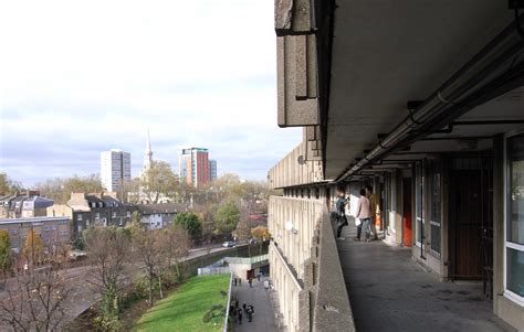 Robin hood gardens, located in poplar, east london, is a nationally important and internationally recognised work of brutalist architecture. Brutalist Robin Hood Gardens estate fails to win listing ...