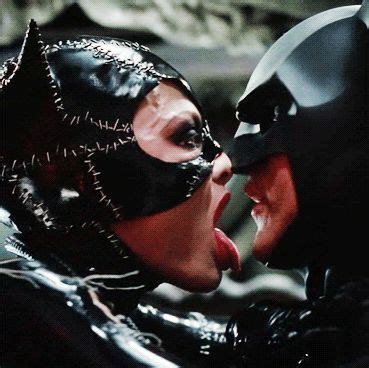 Kiss Catwoman Batman Iconic Cosplay Gat Bela Gatubela Batman Batman