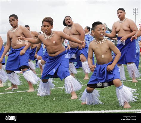 Samoan Men Hi Res Stock Photography And Images Alamy