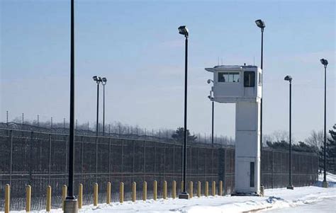 Two Ionia Prison Employees Suspended In Wake Of Murderers Escape