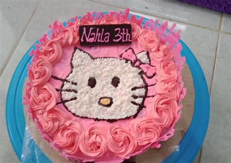 6 resep kue ulang tahun cantik dan rekomendasi kue ulang tahun dari 3 toko kue ternama untuk kejutan putri kecil anda. Resep Kue Ulang Tahun Hello Kitty Oleh Nur Azizah Cookpad