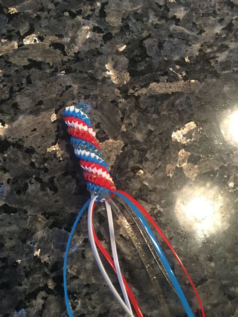 How to make a classic camp lanyard keychain. How to start and do the TORNADO stitch with BOONDOGGLE | Craft Nation - YouTube in 2020 ...