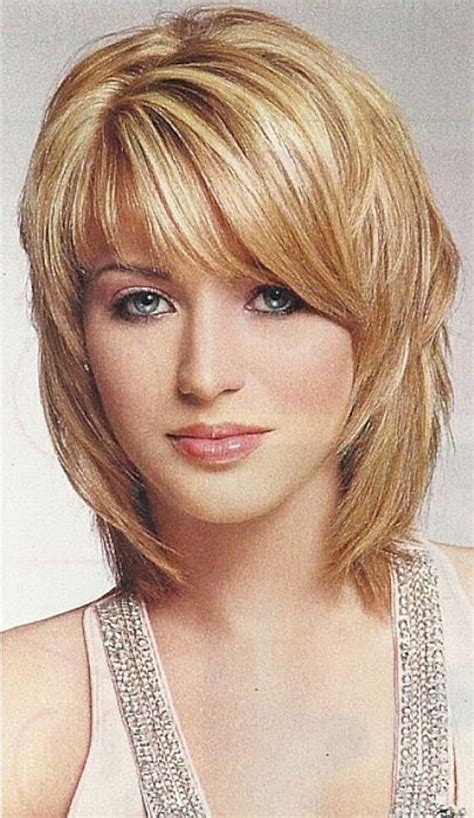 This layered, wavy bob is so soft and touchable that wearing it is a mere pleasure! 15 Inspirations Shaggy Bob Hairstyles for Fine Hair