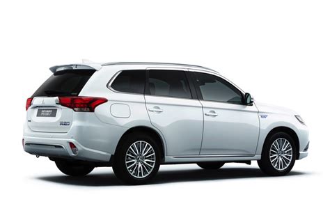 Mitsubishi Outlander Phev Photos And Specs 24h 135 Hp