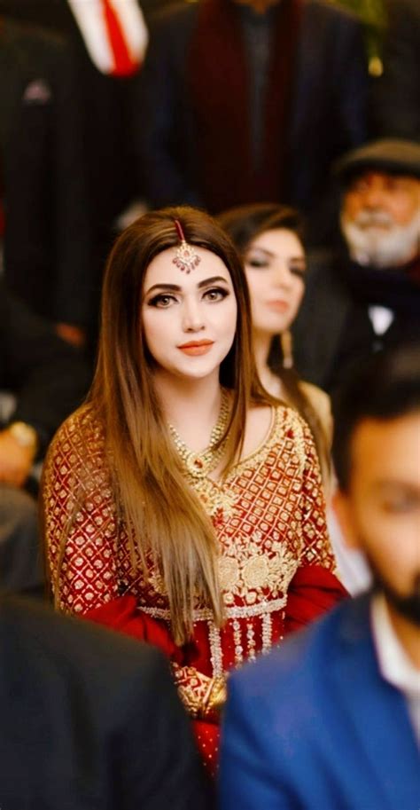 Pin By 🅰️lèénã 🅰️frèén 🇮🇳 On Dpzzz Wörld ️ Pakistani Bridal Dresses