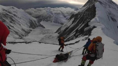 Climbers Describe ‘carnage On Mount Everest As Australian Rescued Amid