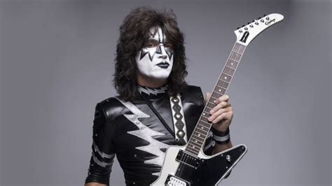 kiss s tommy thayer reveals his favorite 10 guitarists