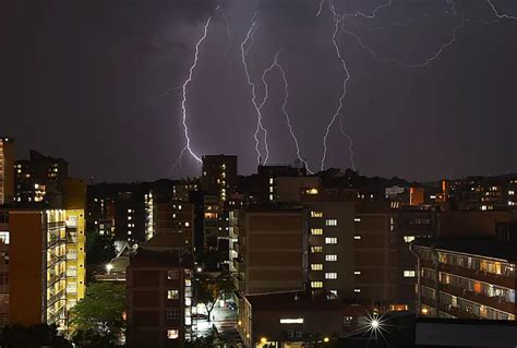 Saiba Como Se Proteger De Raios Durante Tempestades Portal Morada