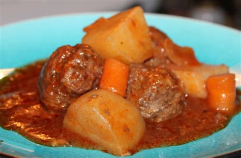 This video recipe will show you how to make meatball stew. Burgundy Meatball Stew Recipe - Food.com