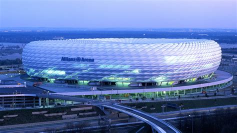 — альянц арена (allianz arena); Fussball Arena München : 4 Rang In Der Allianz Arena ...