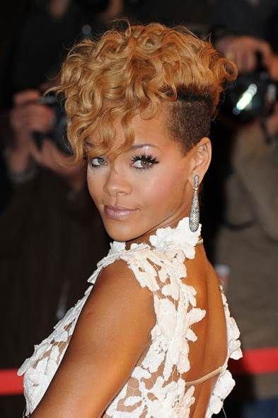 Curly Do Curly Mohawk Hairstyles Rihanna Hairstyles Celebrity