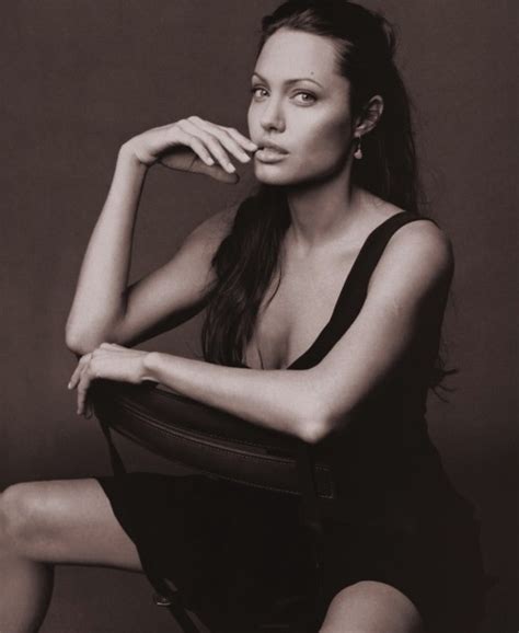 Celebrities Angelina Jolie 24 Because Her Photogenic Beauty Is