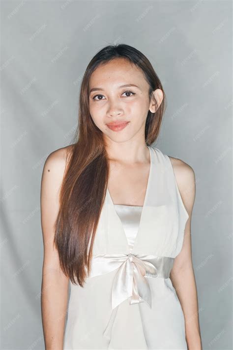 Premium AI Image | Curly wave iron hair catok klintong cute girl model