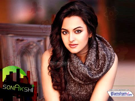 Hot Bollywood Actress Sonakshi Sinha Hot Pics