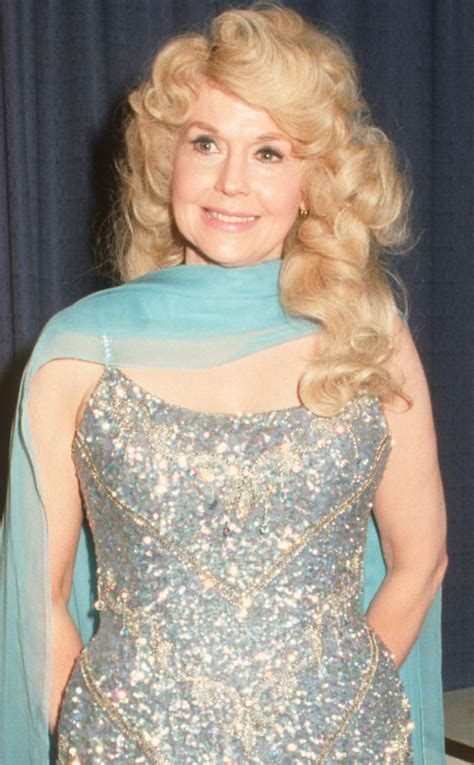 Donna Douglas Dies At 81 Watch The Beverly Hillbillies Elly May