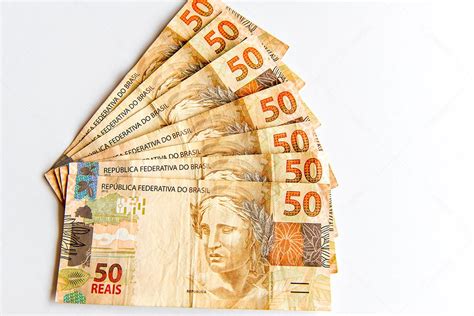 Notas De Dinheiro Real Brasileiro Em Fundo Branco 50 Download Designi