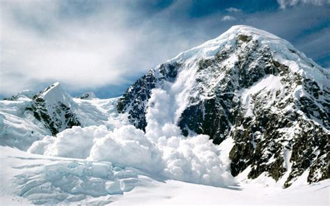 4 People Killed By An Avalanche In Alps English Blog Iej