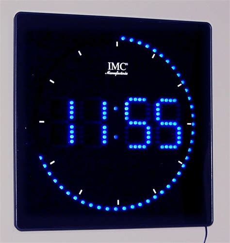 Imc Manufactoria Led Reloj De Pared Con Números Azules Redondas Segundo Pantalla Led De