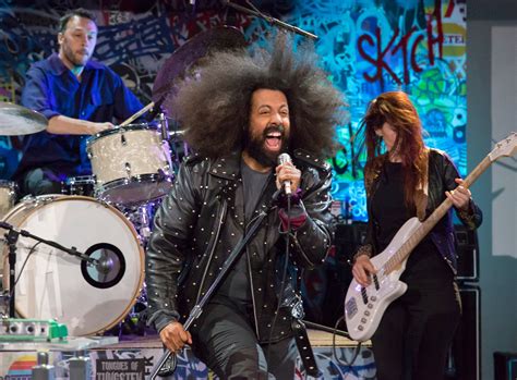 Reggie Watts The Tip Of Comedys Absurdist Spear The New York Times