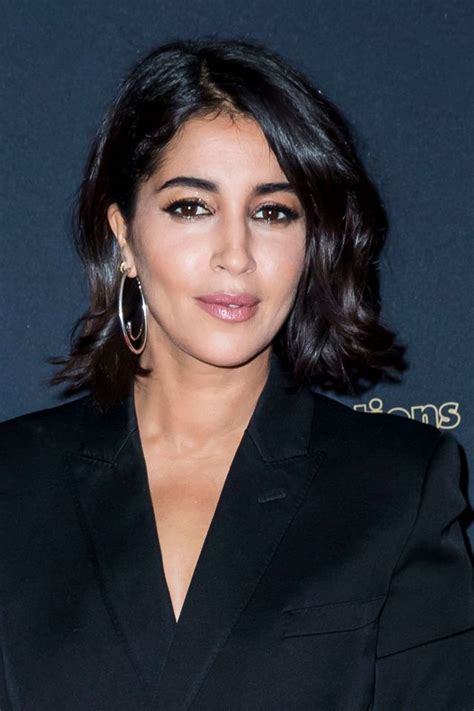 She was born in 1980s, in millennials generation. Les plus belles coiffures de Leïla Bekhti - Elle