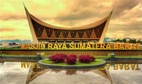 Arsitektur Masjid Raya Sumatra Barat Terbaik Di Dunia