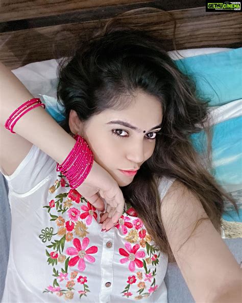 Actress Sherin Instagram Photos And Posts July 2020 Gethu Cinema