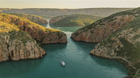 Experience The Majestic Horizontal Falls With Kimberley Day Cruise
