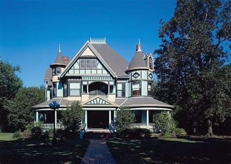 Maybe you would like to learn more about one of these? Pin by Medic4UNFL on Beautiful Houses | Victorian homes ...