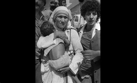Vatican Recognises Mother Teresa Miracle Authorises Sainthood