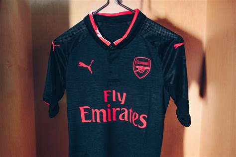 Arsenal vs manchester unitedodegaard debutó con los gunners. Tercera camiseta Puma del Arsenal 2017/18