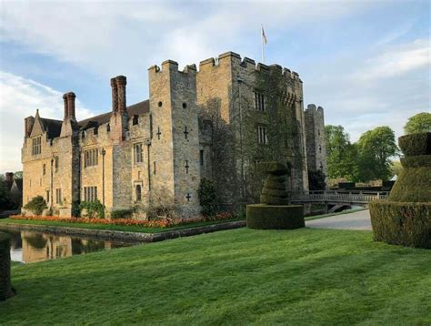 She is an actress, known for o zivot (2008). Hever Castle | Castle pictures, Castle, Historic buildings