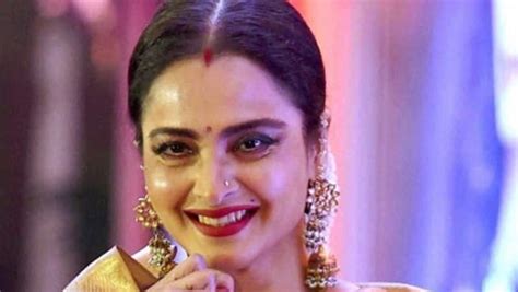 Why Only Farzana Is Allowed In Bollywood Actress Rekha S Bedroom