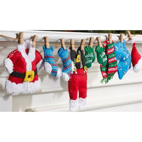 Santas Laundry Garland Felt Applique Kit 27x5 Christmas Stocking